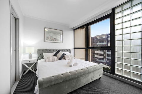 Stylish & Spacious Apt With Double Living Room - Holiday Byron Bay 2