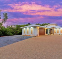 Isle Be Back Waterfront Luxury With Pool - Holiday Byron Bay