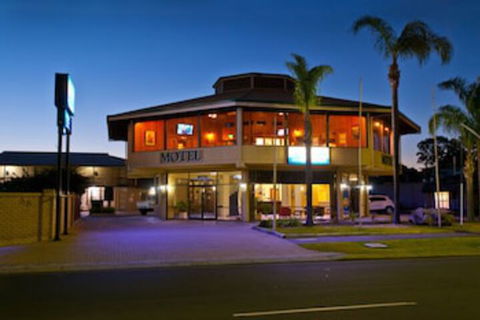 Admiral Motel Bunbury - Holiday Byron Bay 0
