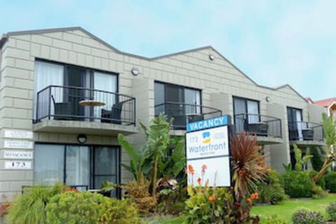 Apollo Bay Waterfront Motor Inn - Holiday Byron Bay 0