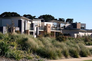 Barwon Heads Resort At 13th Beach - Holiday Byron Bay 2