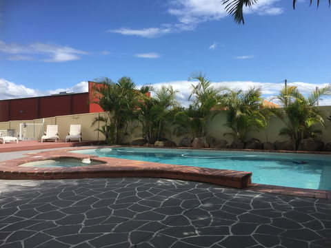 Burleigh Point Holiday Apartments - Holiday Byron Bay 2