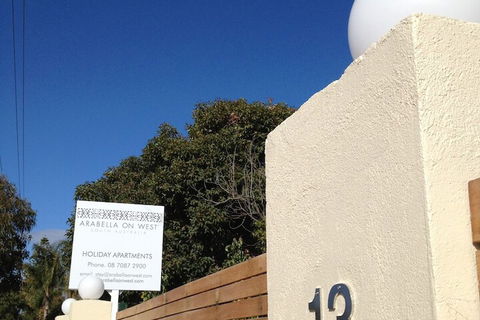 Arabella On West Apartments - Holiday Byron Bay 2