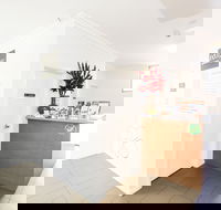 Indulge Apartments - Ontario - Holiday Byron Bay