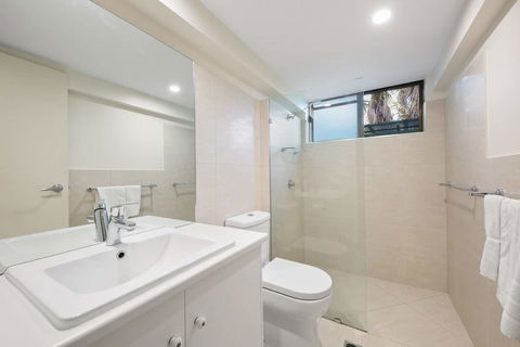 Unit 01 The Noosa Apartments - Holiday Byron Bay 1