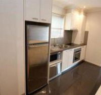 Executive Townhouse Ballarat - Holiday Byron Bay