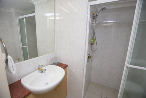 Springwood Tower Apartment Hotel - Holiday Byron Bay 3