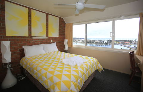 Pacific Heights Holiday Apartments & Munn's Tower House - Holiday Byron Bay 4