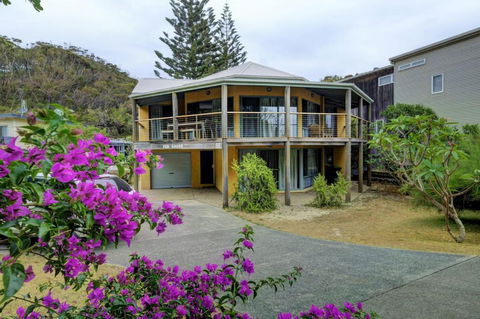 FAR SHORE - Holiday Byron Bay 4