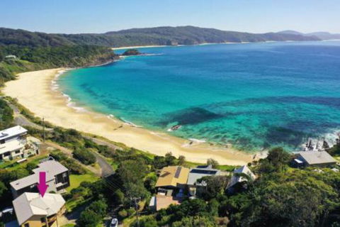 FAR SHORE - Holiday Byron Bay 0