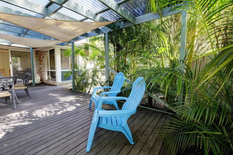 FRANGIPANI BEACH HOUSE PET FRIENDLY 22 Belbourie Cres Boomerang Beach - Holiday Byron Bay 5