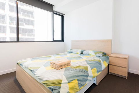 Gorgeous CBD Apartment With Bay View! - Holiday Byron Bay 3