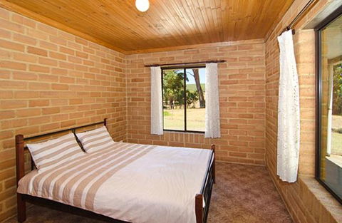 Turner Brook Chalet - Holiday Byron Bay 6