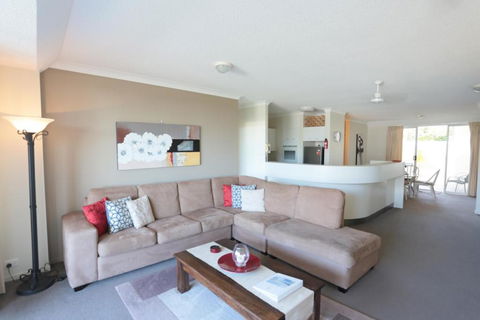 Visit The Cote DAzur In Sunshine Beach - Holiday Byron Bay 4