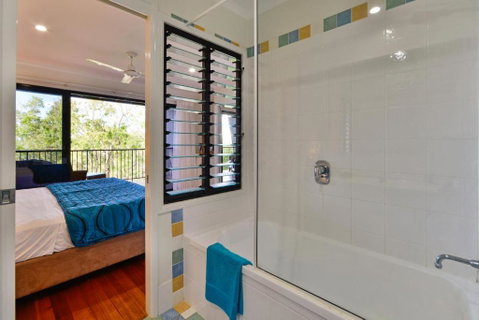 3 The Panorama Hamilton Island 2 Bedroom 2 Bathroom Ocean View Modern Apartment - Holiday Byron Bay 4