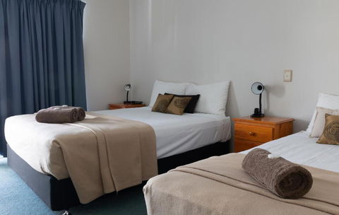 Accommodation On Denham - Holiday Byron Bay 3