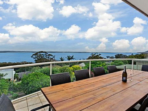 The Bay 25 Wallawa Rd Huge Home With Aircon Spectacular Views & Chromecast - Holiday Byron Bay 2