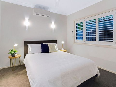 The Bay 25 Wallawa Rd Huge Home With Aircon Spectacular Views & Chromecast - Holiday Byron Bay 5