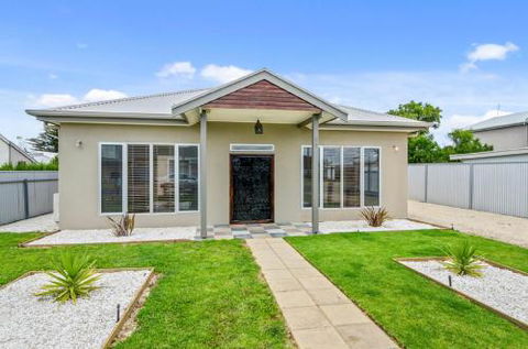Zaahira House - Holiday Byron Bay 1