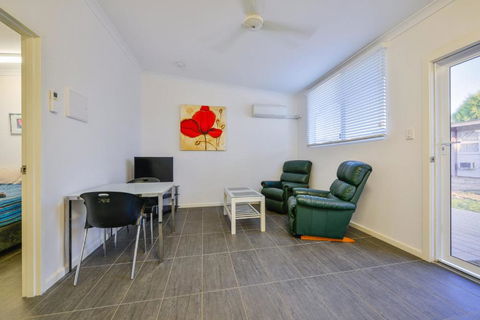 Getaway Villas Unit 38 2 1 Bedroom Self Contained Accommodation - Holiday Byron Bay 5
