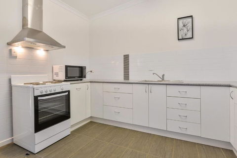 Getaway Villas Unit 38 2 1 Bedroom Self Contained Accommodation - Holiday Byron Bay 2