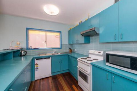 At Cylinder Unit 2 - Holiday Byron Bay 4