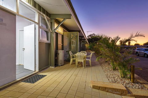 Getaway Villas Unit 38 10 2 Bedroom Self Contained Accommodation - Holiday Byron Bay 7