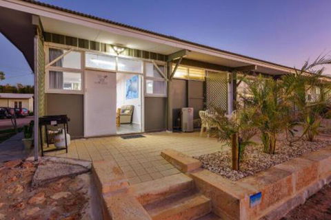 Getaway Villas Unit 38 10 2 Bedroom Self Contained Accommodation - Holiday Byron Bay 0