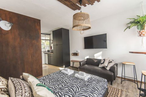 Manly Designer Studios - Holiday Byron Bay 7