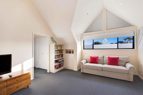 The Loft Waterfront With Private Pool - Holiday Byron Bay 2