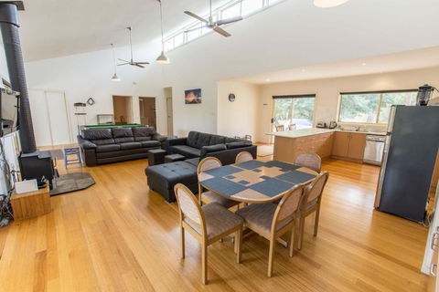 Acacia Lakehouse The Lake At Your Doorstep - Holiday Byron Bay 1