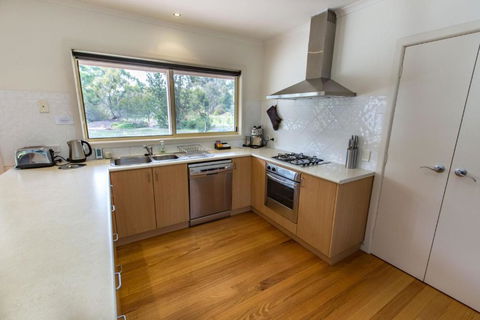 Acacia Lakehouse The Lake At Your Doorstep - Holiday Byron Bay 4