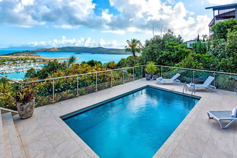 The Vue On Hamilton Island - Holiday Byron Bay 3
