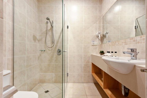 Pavillion 3 Absolute Waterfront 4 Bedroom 2 Lounge Room Plunge Pool + Golf Buggy - Holiday Byron Bay 7