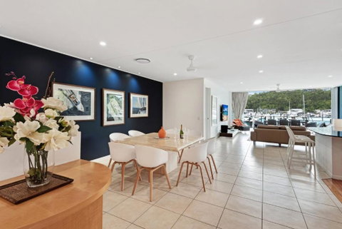 Pavillion 3 Absolute Waterfront 4 Bedroom 2 Lounge Room Plunge Pool + Golf Buggy - Holiday Byron Bay 2
