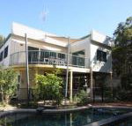 20 Orania Court Spacious home with swimming pool - Holiday Byron Bay