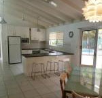 15 Larapinta Court Family home with swimming pool in a quiet street  central location close to CBD - Holiday Byron Bay