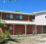 31 Bombala Crescent Two storey home with covered outdoor deck fully fenced backyard. Pet friendly - Holiday Byron Bay