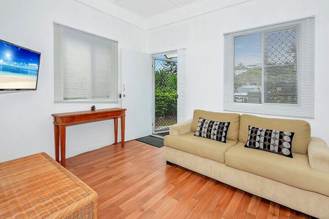 Easy Going Holiday Unit On McKenzie MK6 - Holiday Byron Bay 1