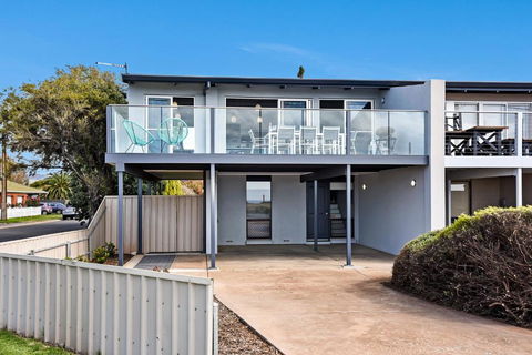 Sorrento Aldinga Beach - Holiday Byron Bay 6