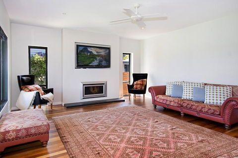 Ferncrest Fernleigh WiFi Air Conditioning - Holiday Byron Bay 2