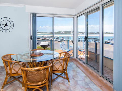 Fairholme 8 Perfect Lakefront Position - Holiday Byron Bay 5