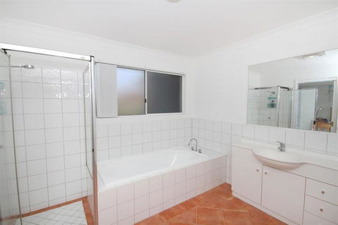FANTASTIC HOLIDAY UNIT In A PERFECT LOCATION - Holiday Byron Bay 3
