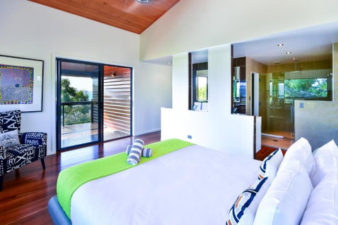 Point Blue On Hamilton Island - Holiday Byron Bay 2
