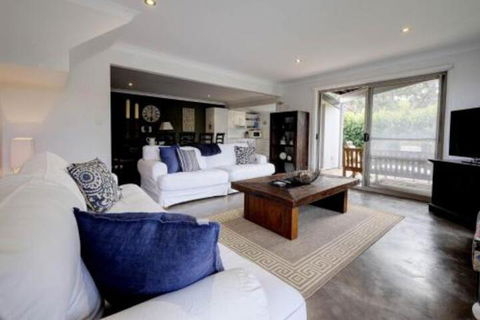 AtTHE COVE - Holiday Byron Bay 0
