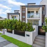 Relax In A Spacious & Modern Townhouse In Asquith - Holiday Byron Bay 0