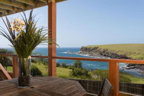 Absolute Oceanfront Cottage - Holiday Byron Bay 3