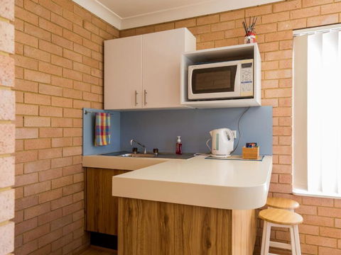 NARRAWALLEE RETREAT - Holiday Byron Bay 4