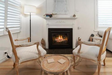 Amber Cottage Luxury Seaside Retreat With Outdoor Spa! - Holiday Byron Bay 2