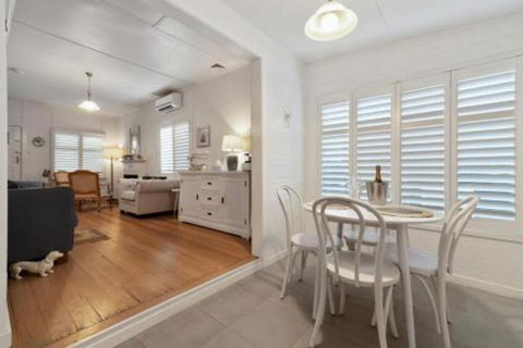 Amber Cottage Luxury Seaside Retreat With Outdoor Spa! - Holiday Byron Bay 5